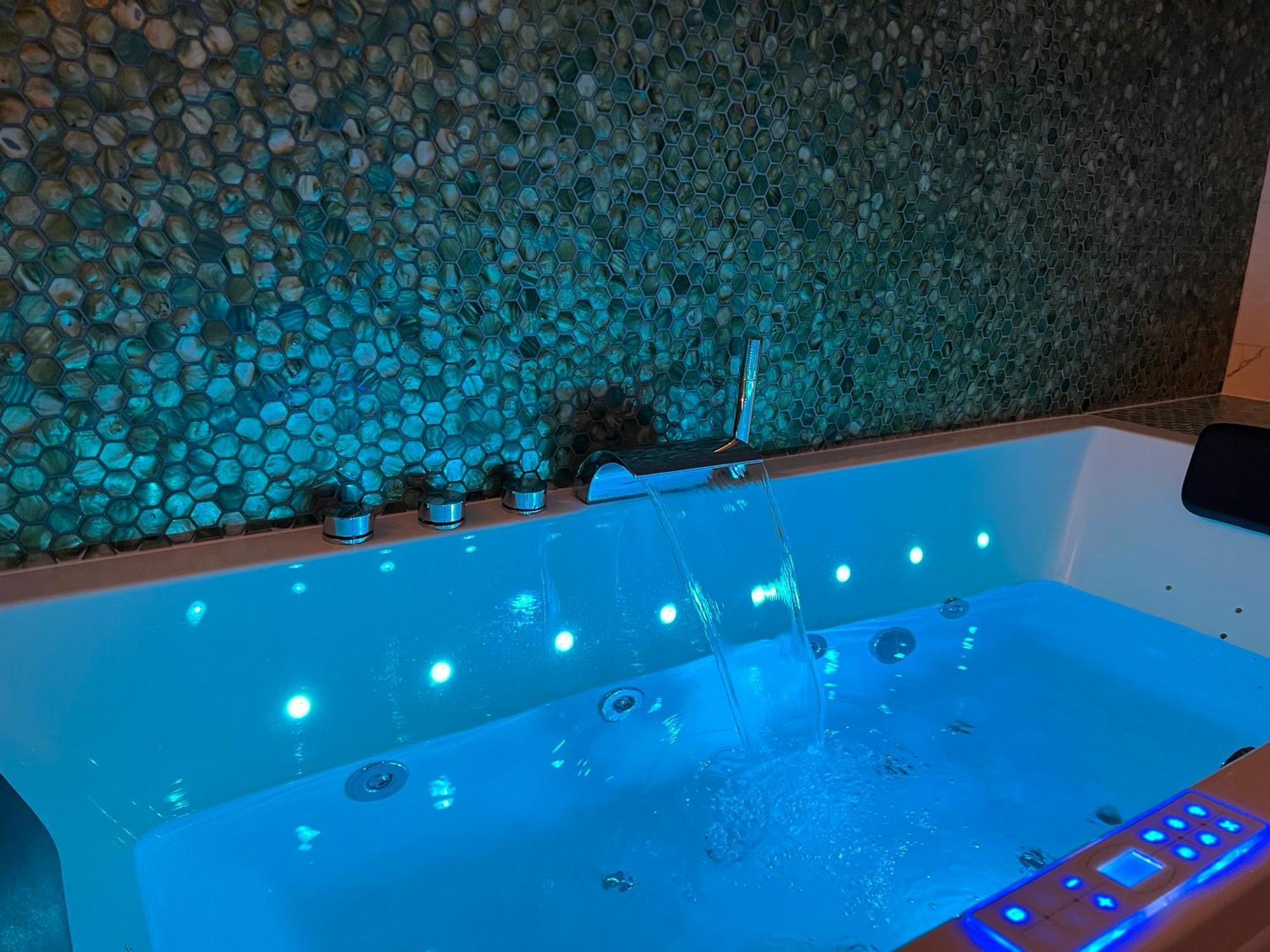 Lyon Premium - Luxezen Spa Βιλερμπάν Εξωτερικό φωτογραφία