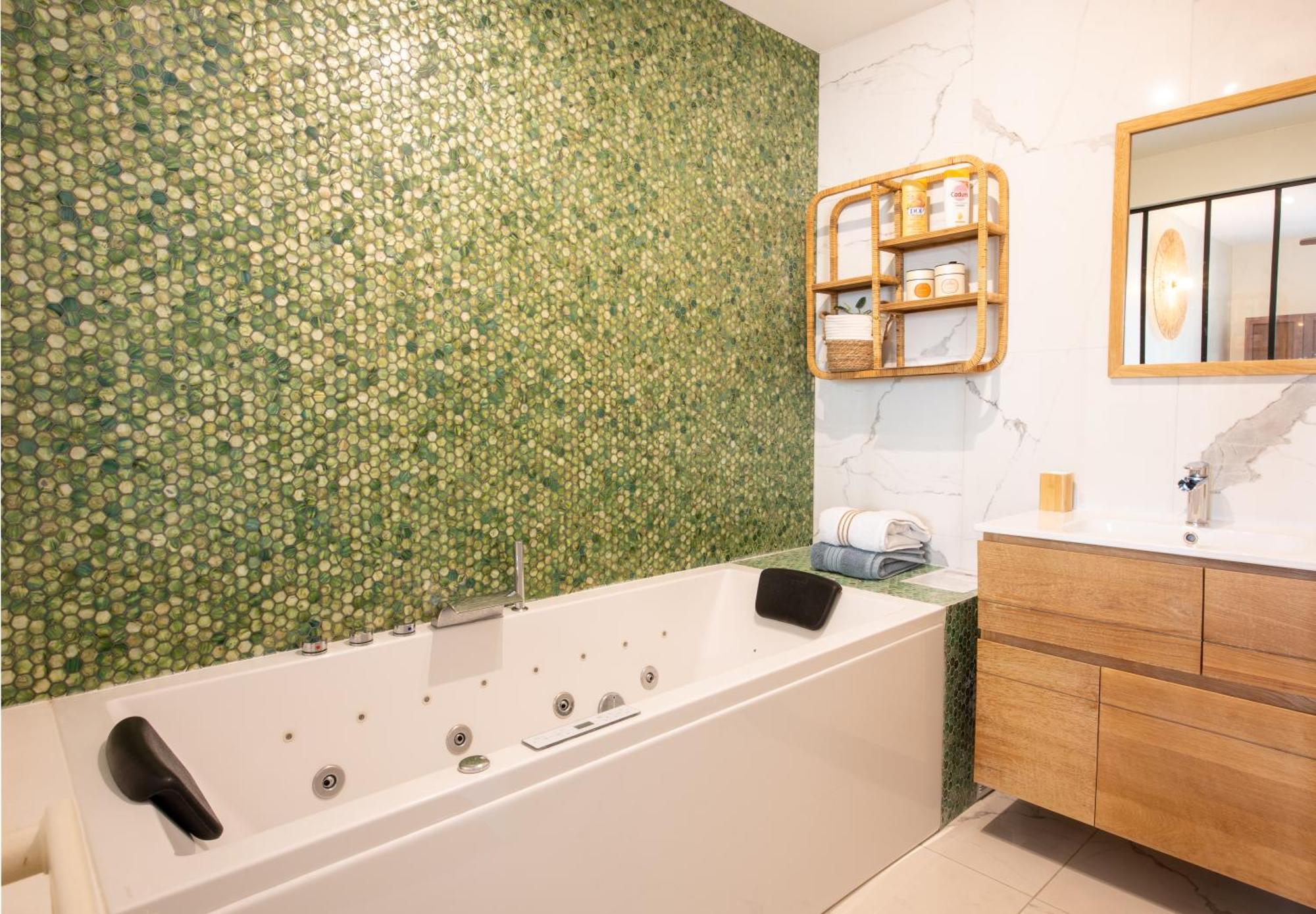 Lyon Premium - Luxezen Spa Βιλερμπάν Εξωτερικό φωτογραφία